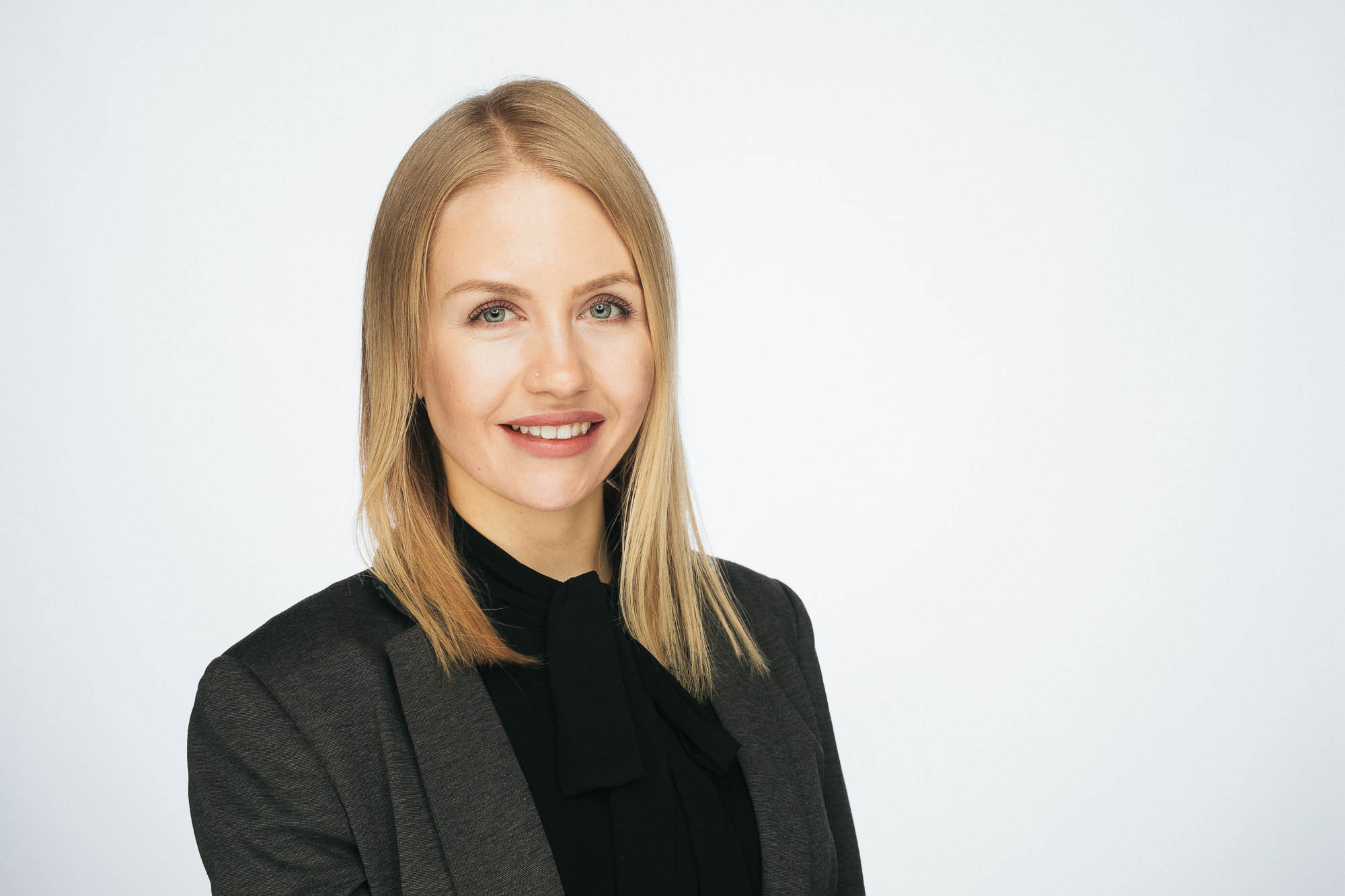 Export x3 Headshot  06423 Dez 01 2019 Headshots 2019  Miro Nicole Nadine 2